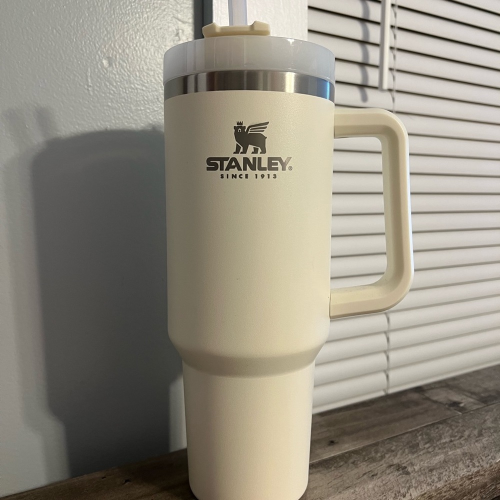 40 OZ Stanley Cup Quencher